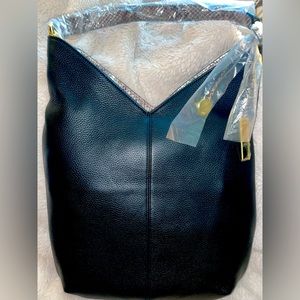 NWT BLACK LEATHER PURSE